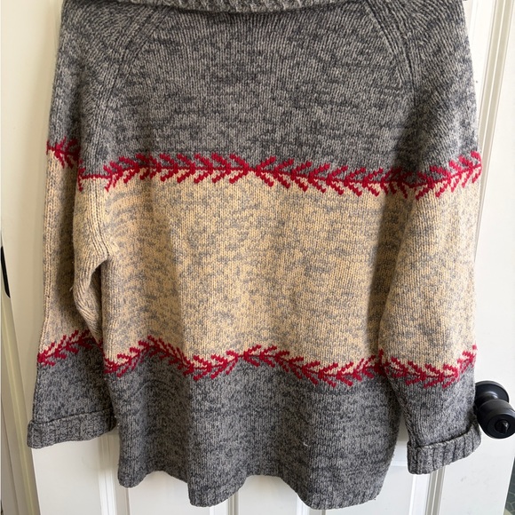 Like new Vintage Eddie Bauer size M Gray and Cream Sweater with Red Details - Picture 6 of 7